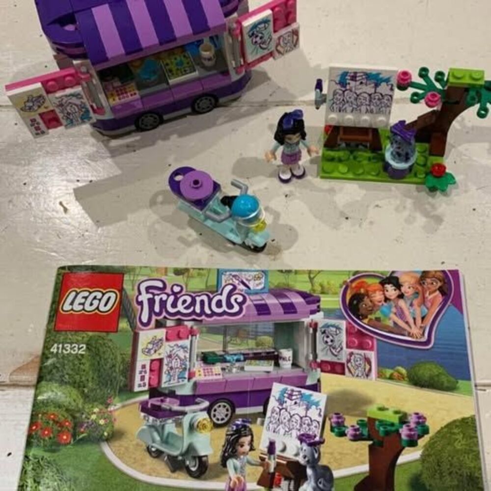 LEGO Friends Emma's Art Stand #41332